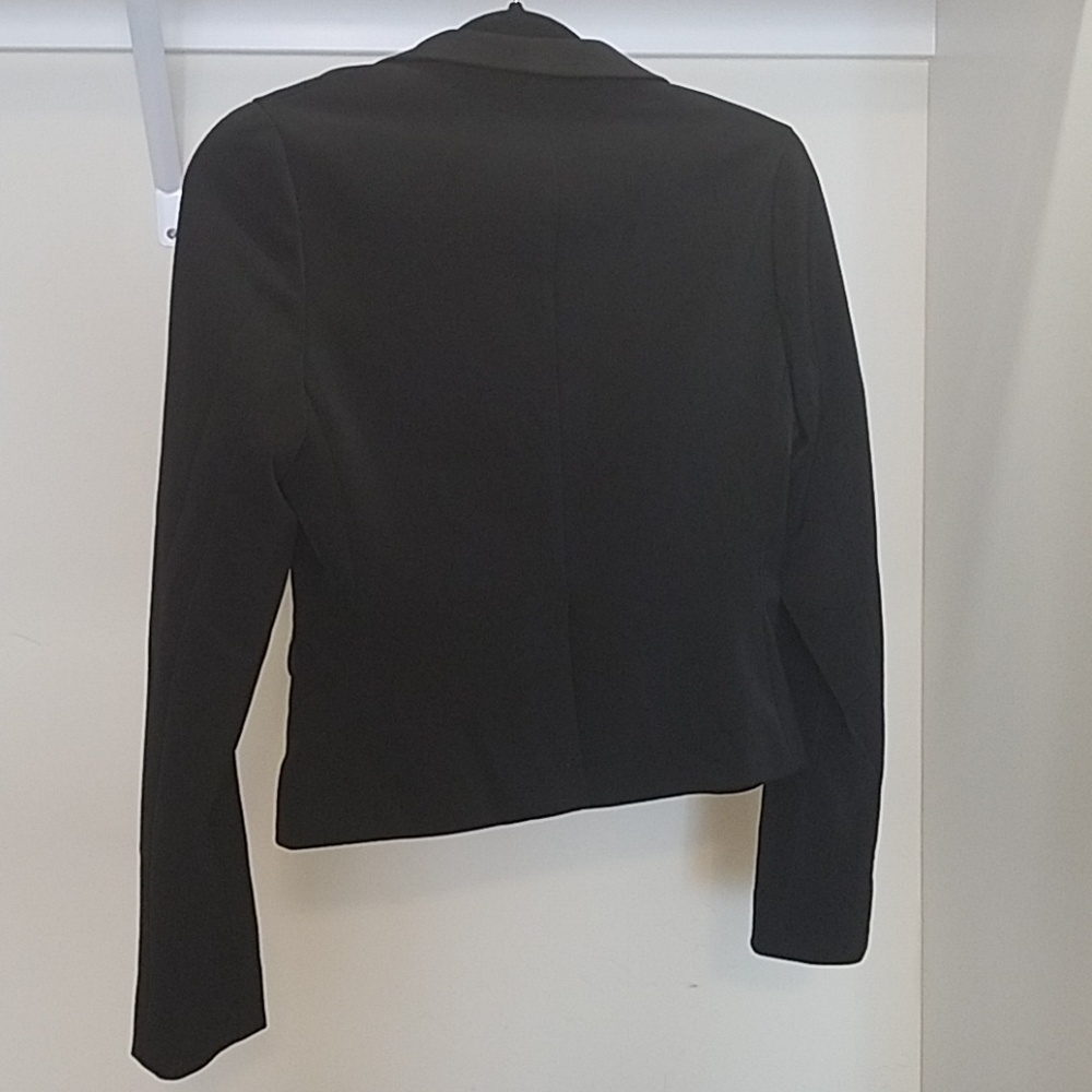 Blazer - Picture 4 of 4